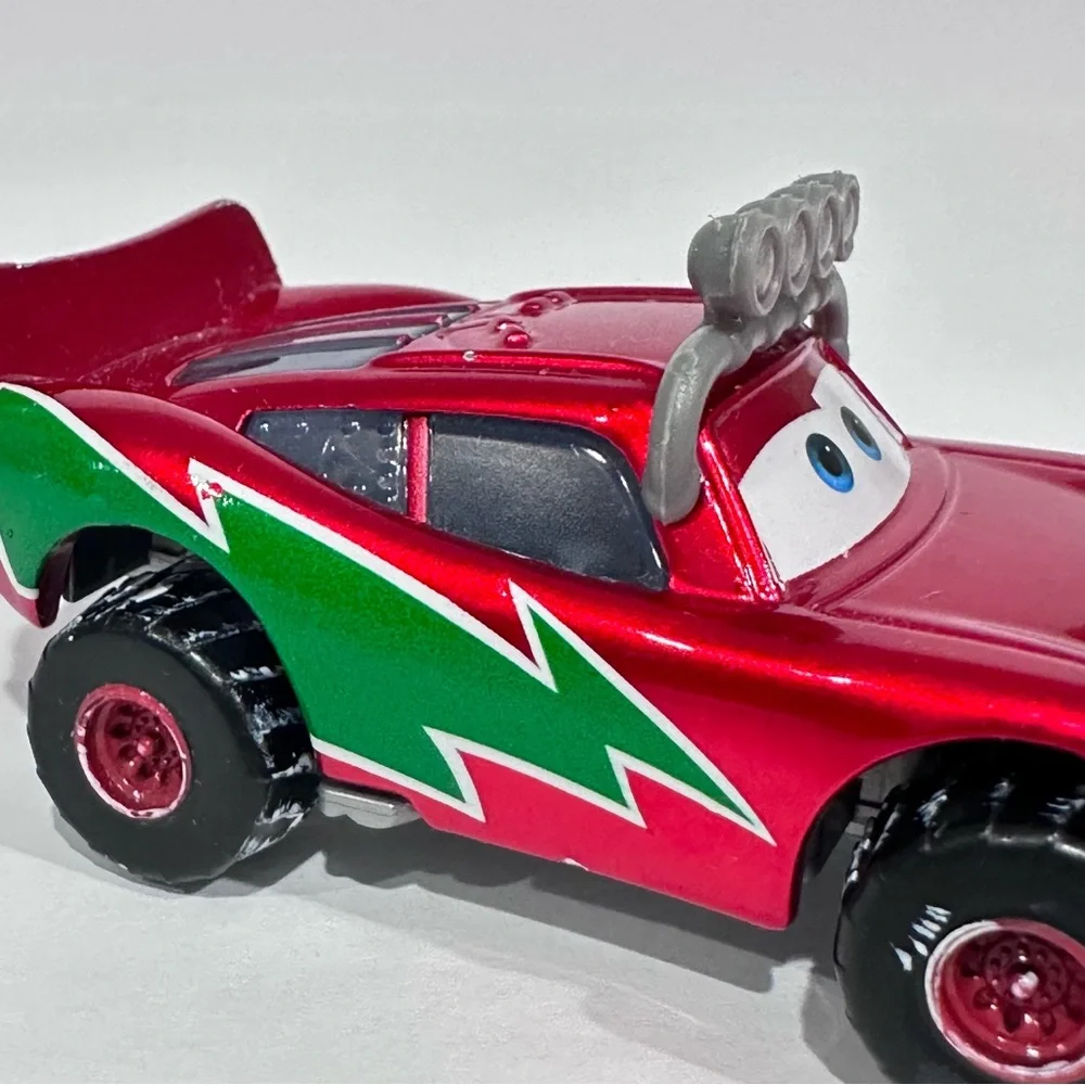 Disney Cars Winter Lightning McQueen w/ Snow Plow Die-cast Mattel